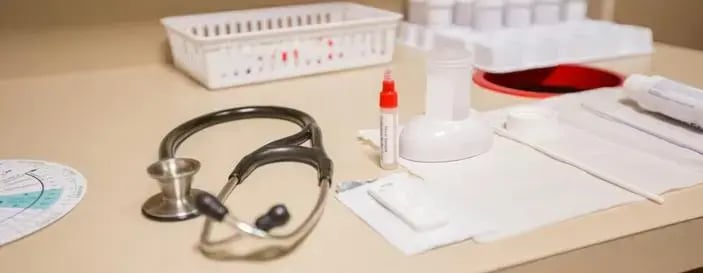 用於子宮頸抹片檢查的醫療用品，作為子宮頸癌篩查的一部分。