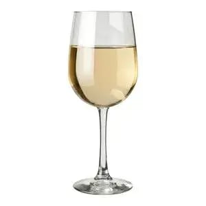 白酒杯，突顯酒精攝取對三酸甘油脂、膽固醇及心血管風險的影響。