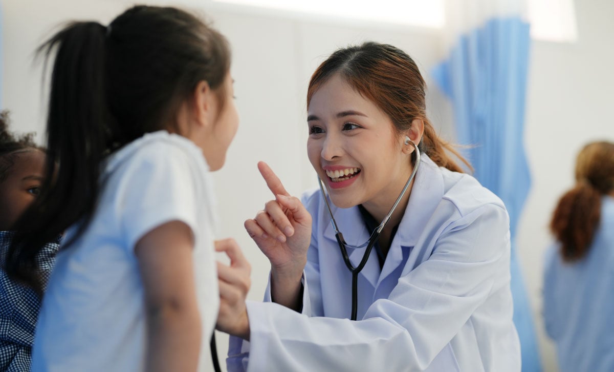 doctor examinate a child
