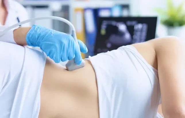 woman_getting_stomach_scanned
