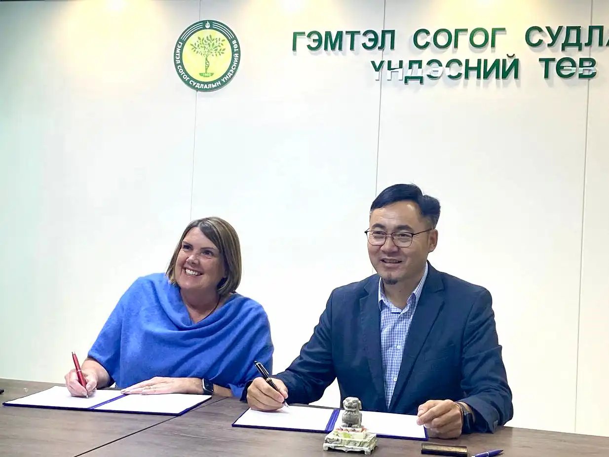 Signing ceremony of Matilda CEO Linda