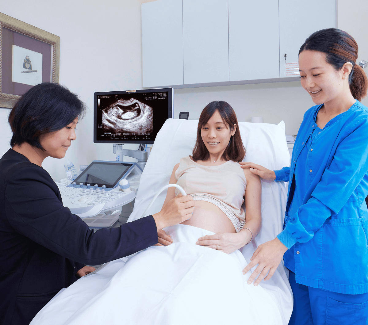 women receiving ultrasound scan